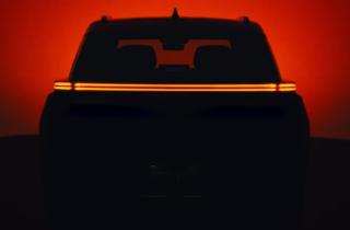 Увидел новый силуэт Toyota — корма и световая полоса выдали больше, чем хотелось бренду