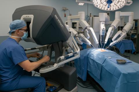 В ЦРБ Курильска впервые провели лапароскопическую операцию по удалению желчного пузыря