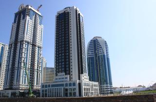 Россияне из разных регионов покупают жильё и переезжают в Чечню из-за безопасности и чистоты городов — Анзор Усторханов