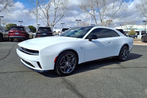 Dodge рассматривает установку двигателя Hemi V8 в новый Charger