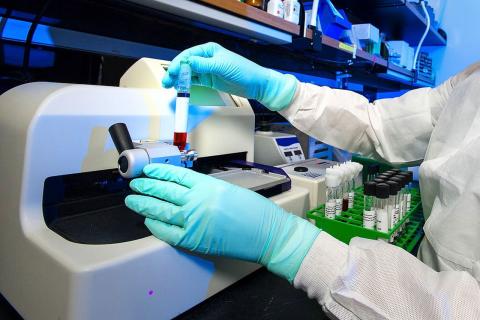 Нанопластик влияет на антибиотики и способствует развитию устойчивых бактерий — доктор Клаус Энгель