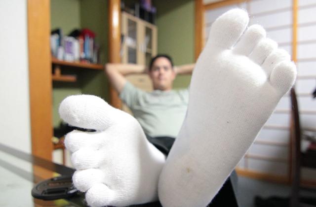 Привычка нюхать носки привела к госпитализации жителя Китая