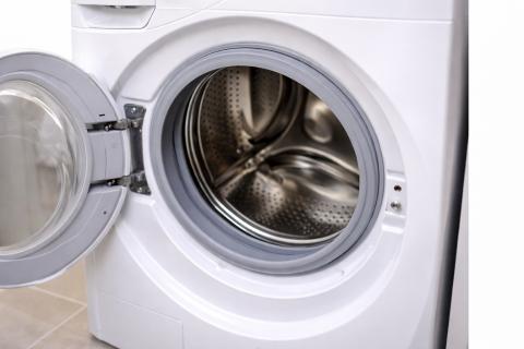 Бомба замедленного действия в ванной: забитый дренаж манжеты губит технику и здоровье