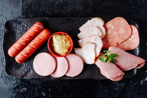 Кардиологи назвали опасные мясные продукты для людей старше 60 лет