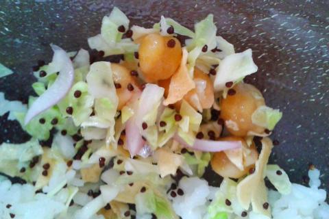 Рецепт салата с капустой и крабовыми палочками