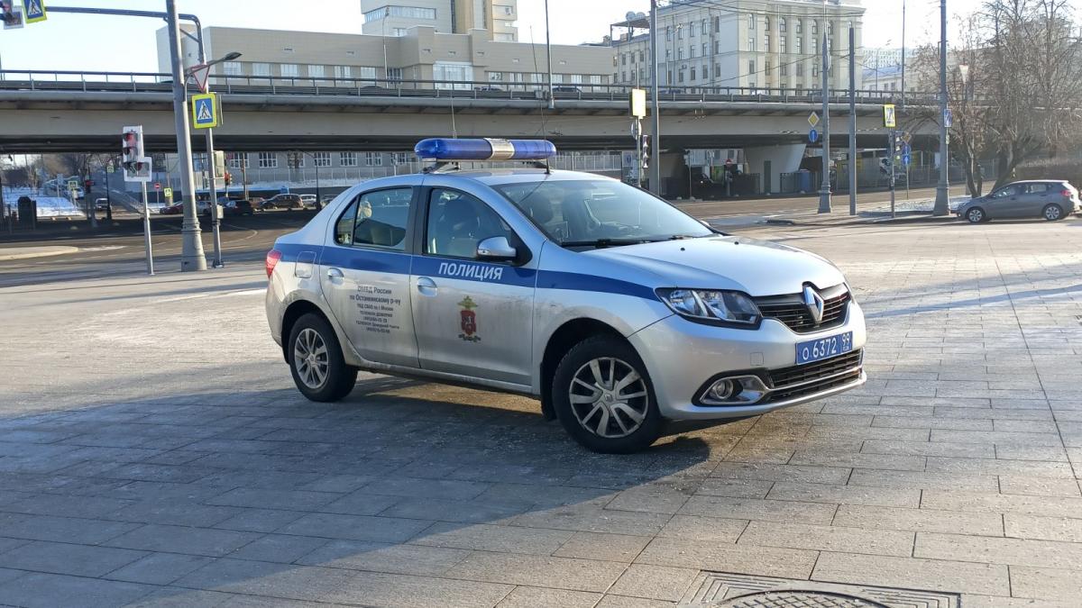 Полицейская машина Полицейская машина