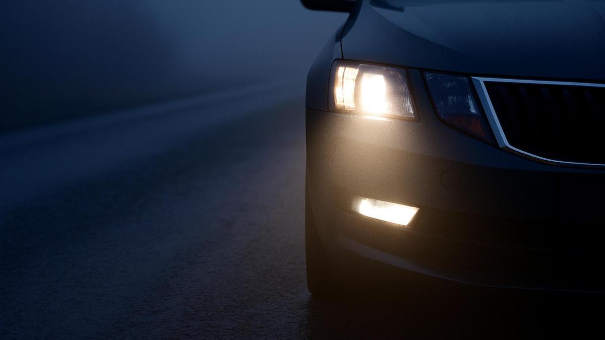 Ближний свет фар ночью Ближний свет фар ночью