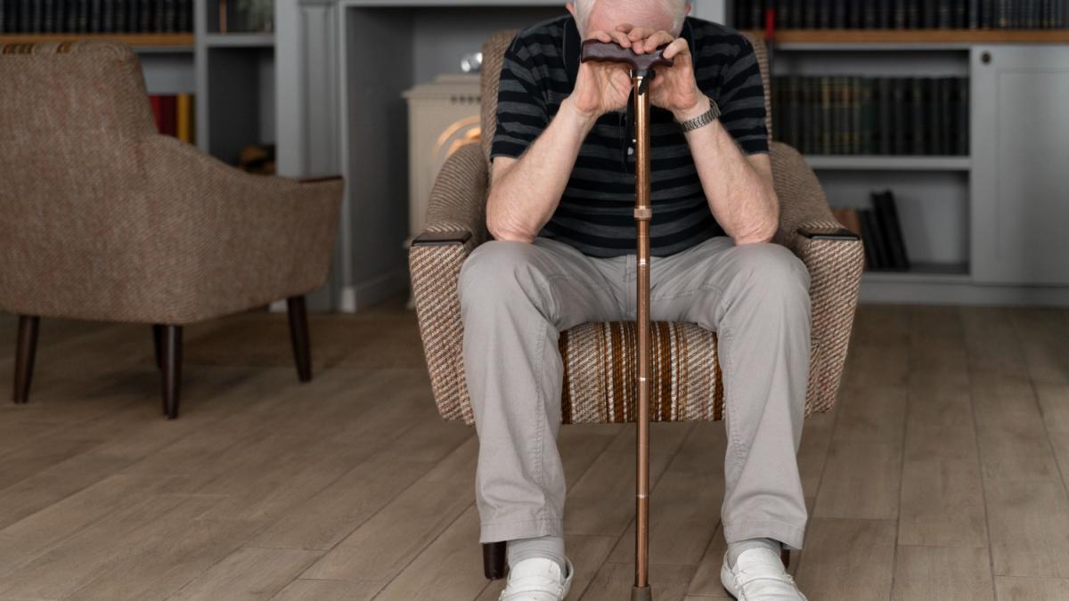 Пожилой человек