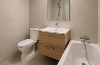 Причины неприятного запаха в ванной комнате: от стакана для ершика до стен за унитазом