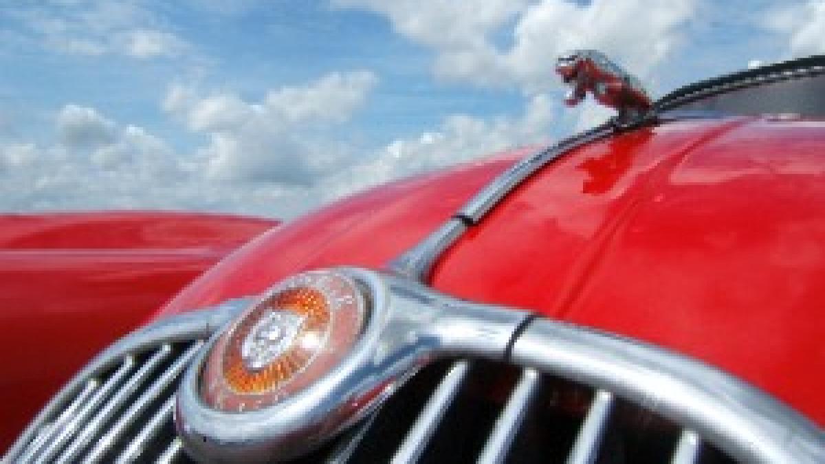 JaguarXK150-capot