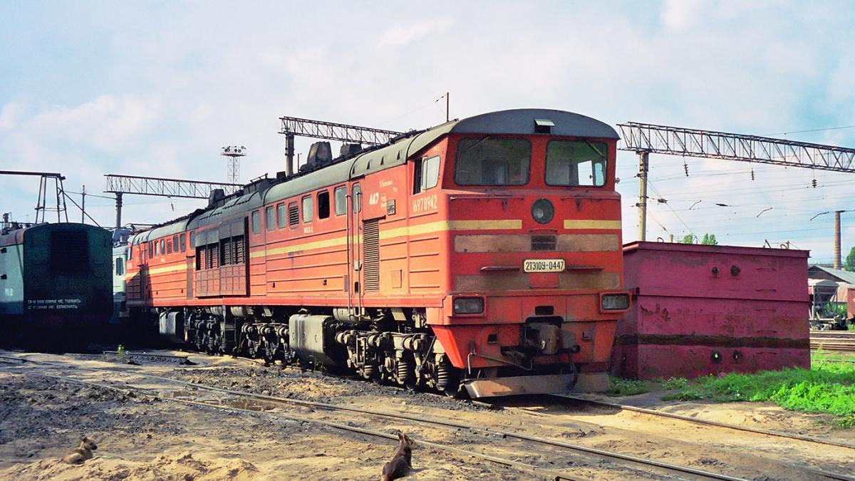 2ТЭ10У-0447, Russia, Saratov region, Atkarsk depot (Trainpix 149766) 2ТЭ10У-0447, Russia, Saratov region, Atkarsk depot (Trainpix 149766)