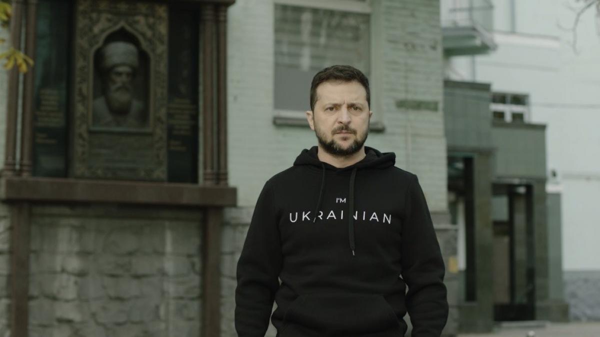 Зеленский на фоне Шамиля Зеленский на фоне Шамиля