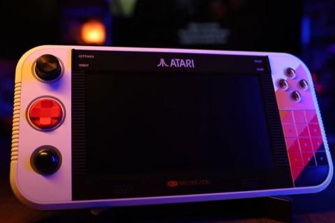 Atari выходит на рынок портативных консолей с Gamestation Go
