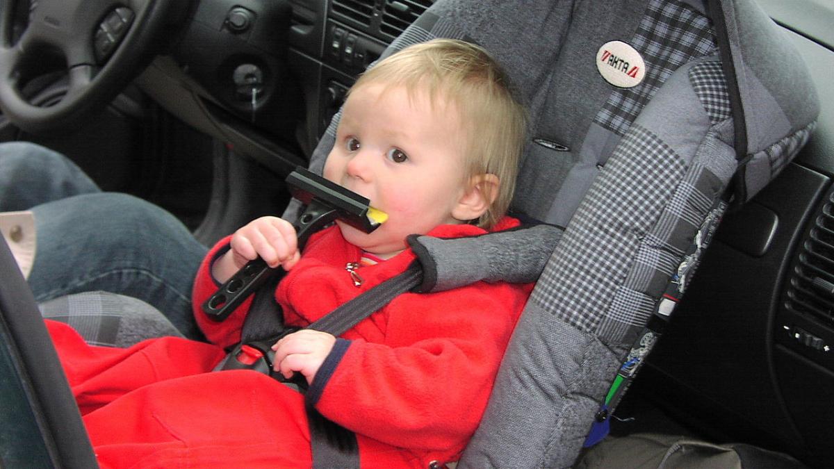 ребенок в автомобиле