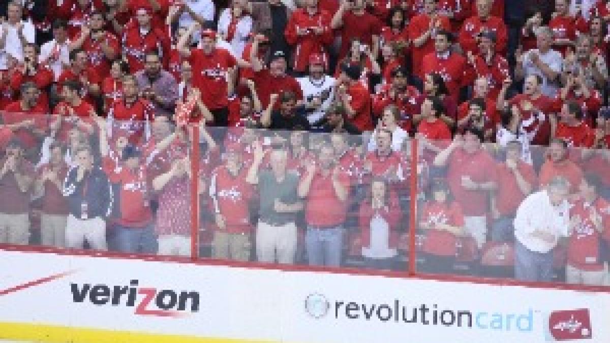 Washington Capitals fans (3485558496) Washington Capitals fans (3485558496)