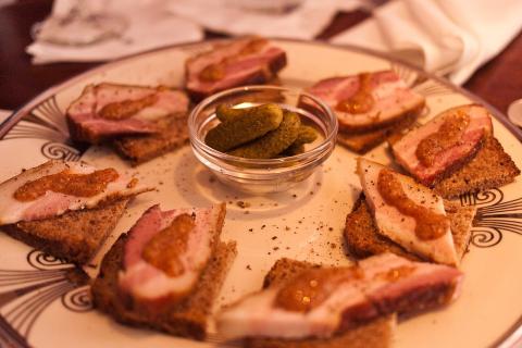 Сало в маринаде сохраняет вкусовые качества при правильном приготовлении