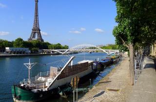 Эйфелева башня привлекла 7 млн туристов за последний год