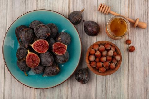 Чем бревас отличается от инжира: цвет, сезон и вкус по данным испанской кухни
