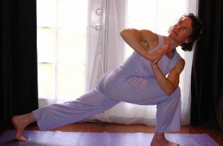 Это не йога и не пилатес — упражнение, которое реально омолаживает изнутри