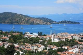 Магия старых маршрутов: почему 70% туристов упорно выбирают одни и те же пляжи из года в год