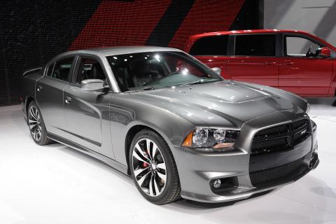 Dodge представил новый бензиновый Charger Sixpack 2026 на смену разочаровавшему электрокару