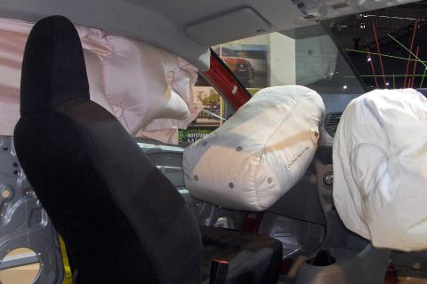 NHTSA выявило поставки поддельных подушек безопасности из Китая в США