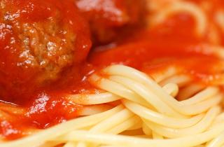 Эксперты советуют использовать крупы и овощи для быстрых и недорогих домашних обедов