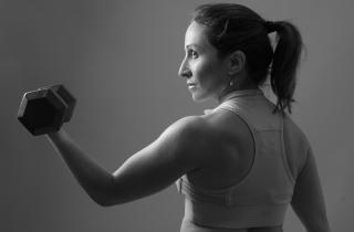 Актрисы выбирают домашние тренировки вместо зала — отмечают специалисты SELF