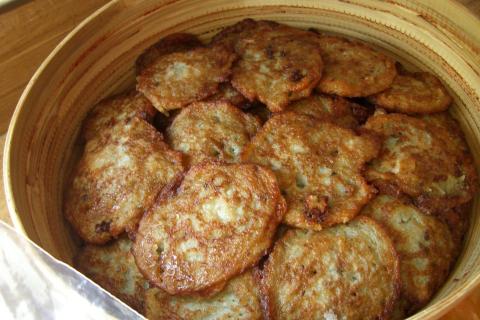 Как приготовить драники на сковороде с пшеничной мукой