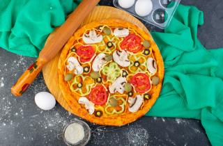 Кулинарные эксперты рекомендуют готовить средиземноморскую гриль-пиццу на углях