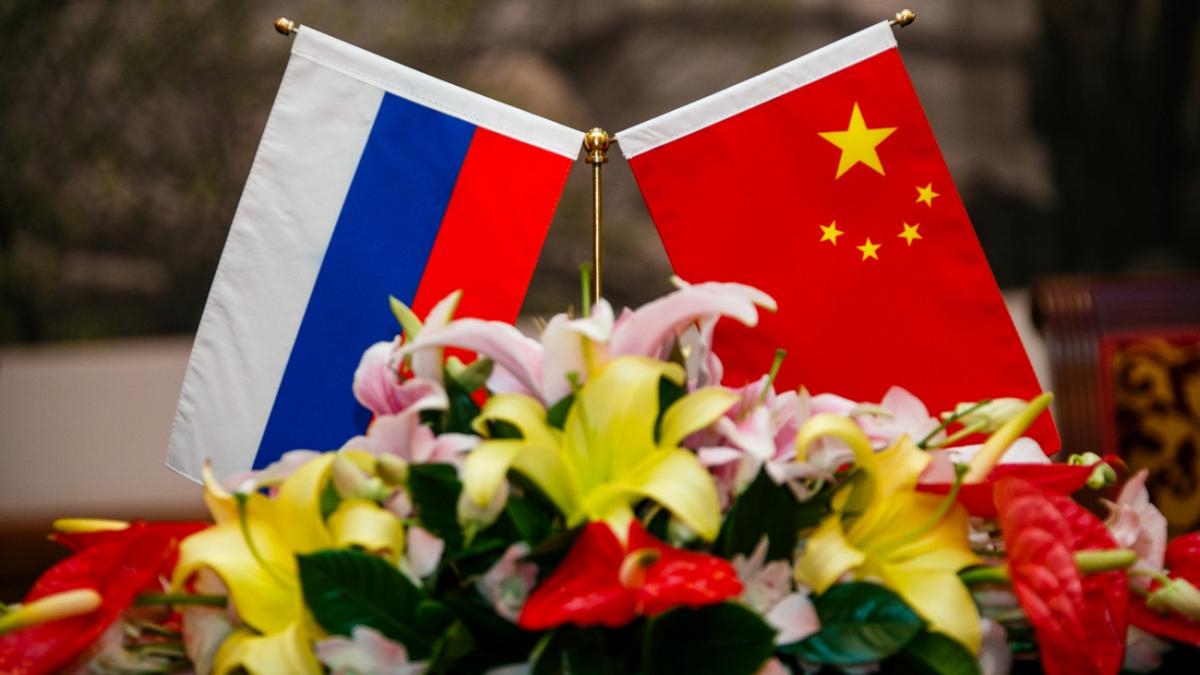 Флаг России, флаг Китая