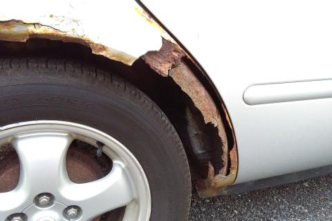 Стоки, пороги и колесные арки становятся первыми местами коррозии на авто – автоспециалисты