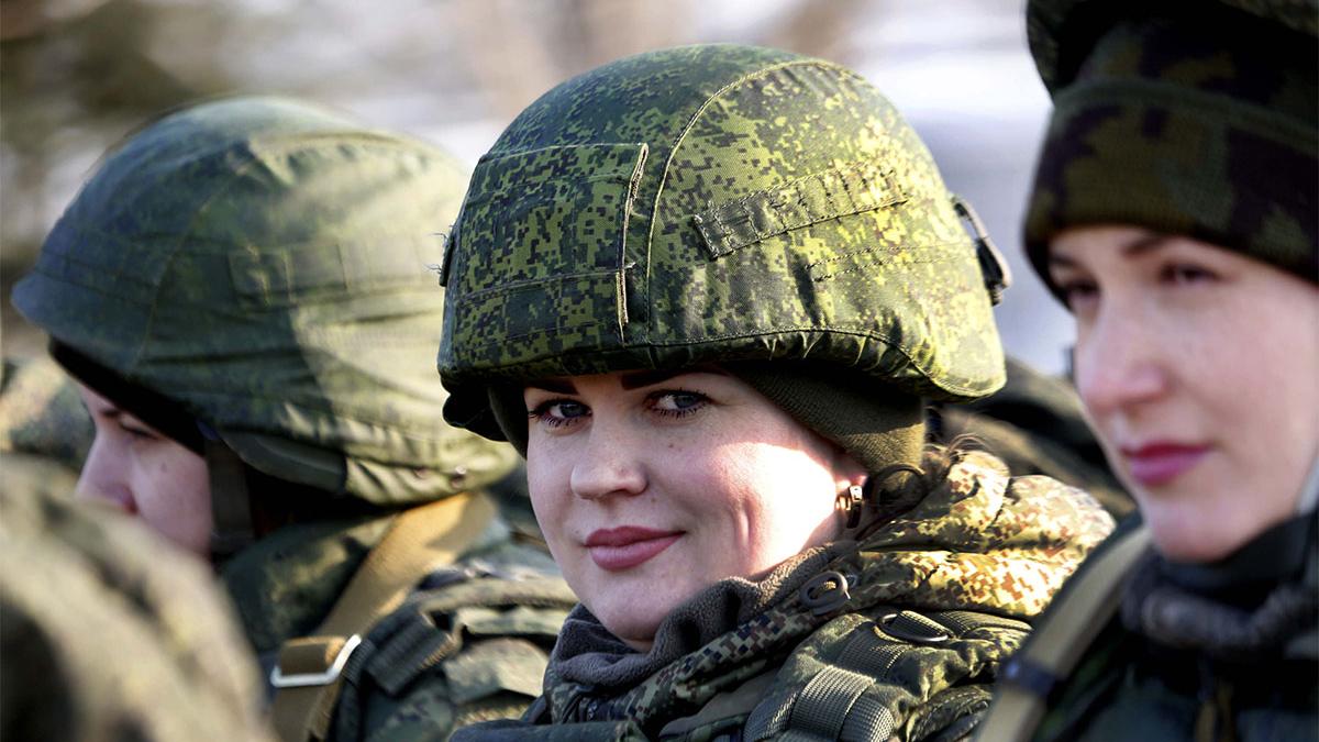 Военная женщина Военная женщина