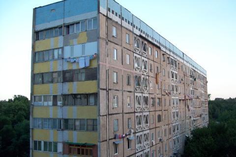 Физики объяснили странные ночные звуки катающися по потолку шаров
