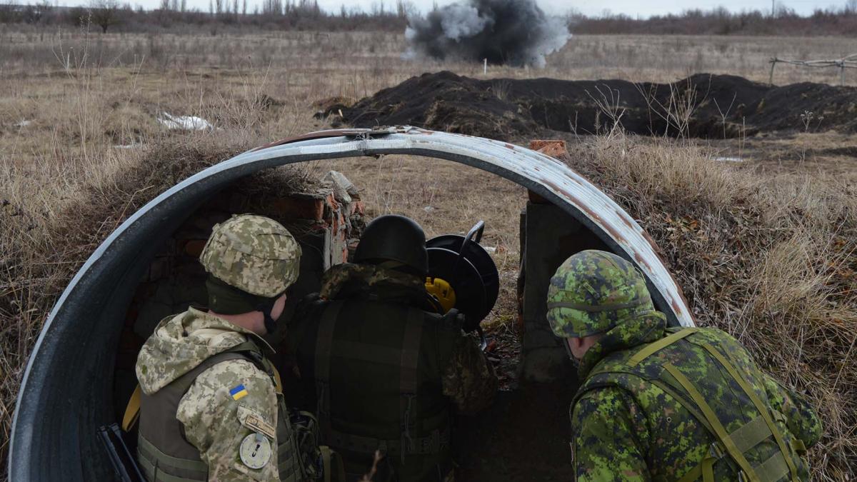 Канадські військові інструктори сертифікували ще 7 українських сержантів-саперів (33107638886) Канадські військові інструктори сертифікували ще 7 українських сержантів-саперів (33107638886)
