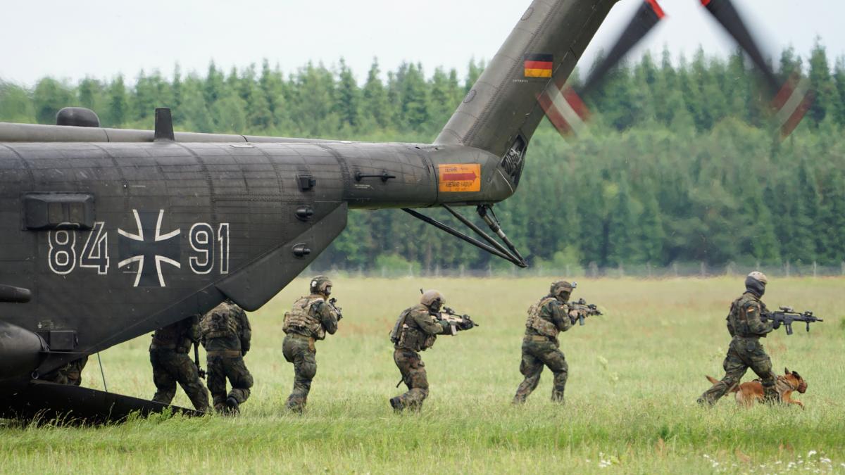 2017-06-10 152517 Tag der Bundeswehr CH-53 2017-06-10 152517 Tag der Bundeswehr CH-53