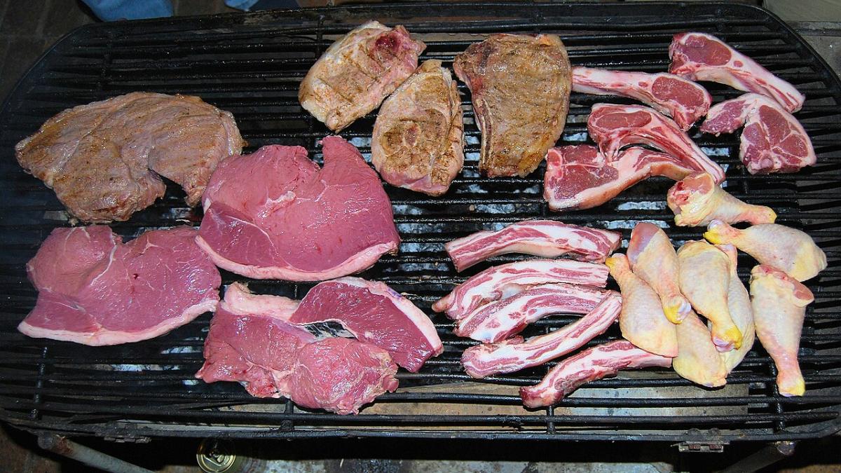 Мясо на решетке Мясо на решетке