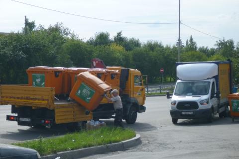 Волгоград тестирует инновационные мусоровозы для сложных городских условий