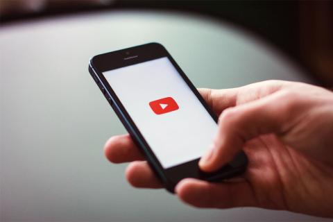 Блогеры заметили изменение внешности в YouTube Shorts — Google признала тесты ИИ