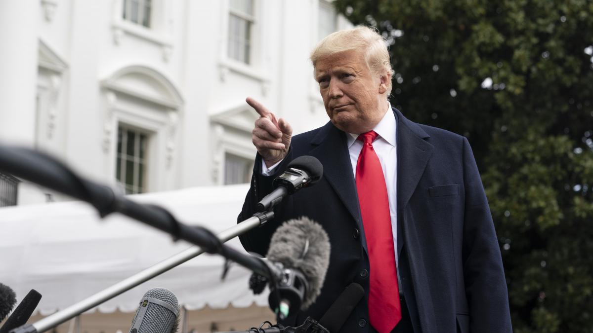 President Trump Departs for North Carolina (49501937503)