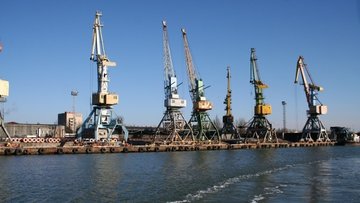 Из порта в Бердянске вышло первое торговое судно с зерном