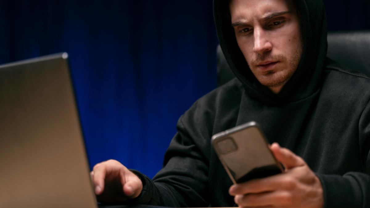 Телефонный мошенник