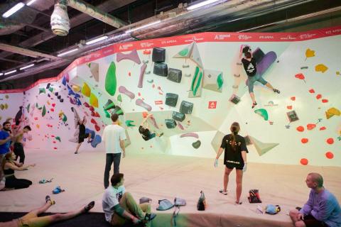 Скалолазание задействует почти все мышцы тела — по данным Пита Роледера