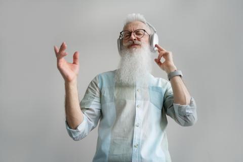 Мода на большие наушники возвращается: спрос вырос в несколько раз — аналитики Мода на большие наушники возвращается: спрос вырос в несколько раз — аналитики