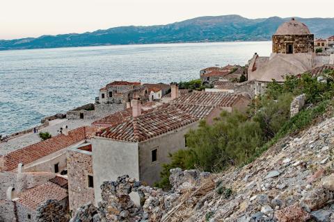 Монемвасия, Родос и Ксанти названы самыми атмосферными городами-крепостями Греции