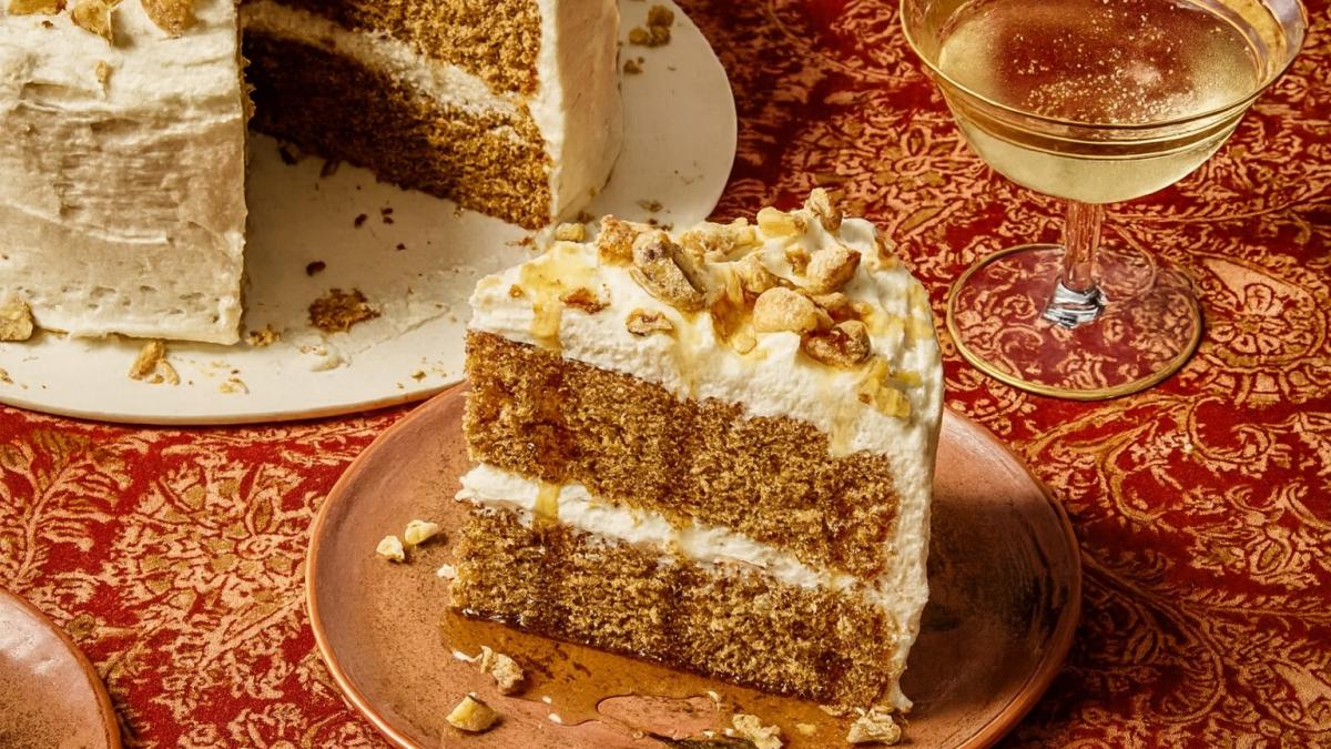 Торт с кремом и мёдом