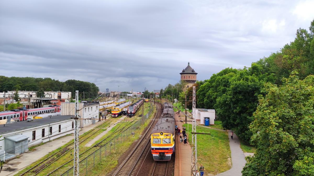 Skats no Vagonu parka gājēju pārvada Skats no Vagonu parka gājēju pārvada