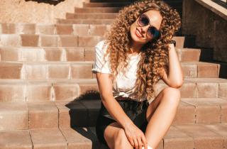 Минеральная вода укрепляет волосы и облегчает расчёсывание — трихологи