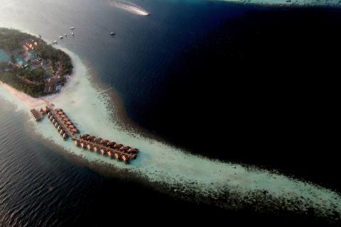 Небо в огне — а отпуск по расписанию: найдены страны с самыми безопасными коридорами полетов