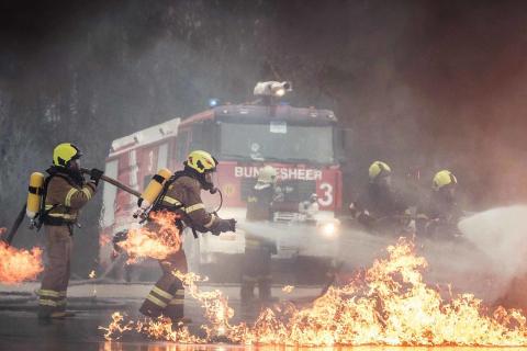 Айсен Николаев поручил региональным властям помощь семьям погибших при пожаре в Октемцах — ТАСС